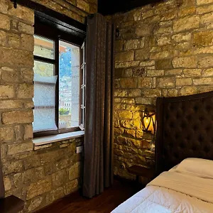 https://white-house-berat.albaniahotels.org